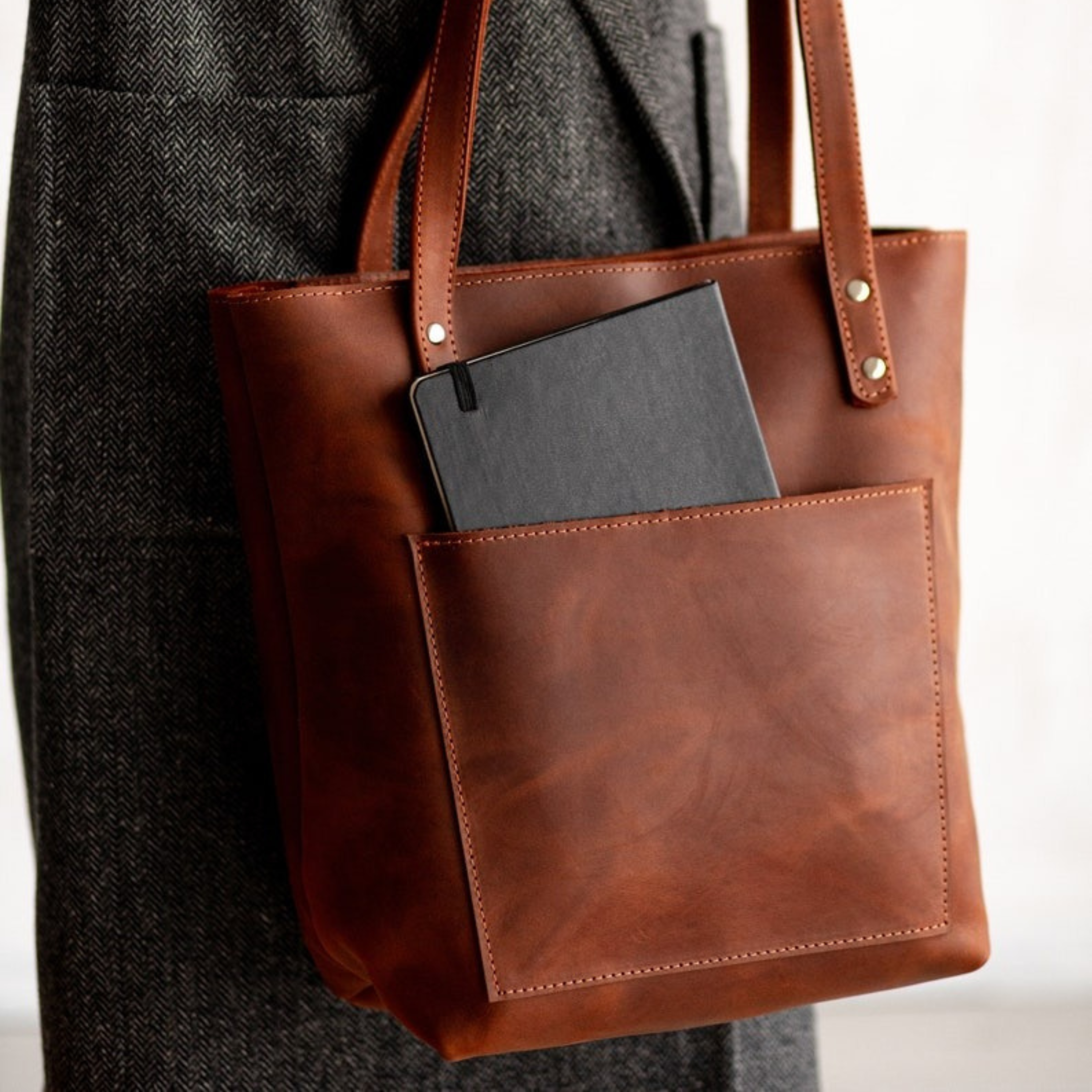 VT LEATHER TOTE FOR WOMEN