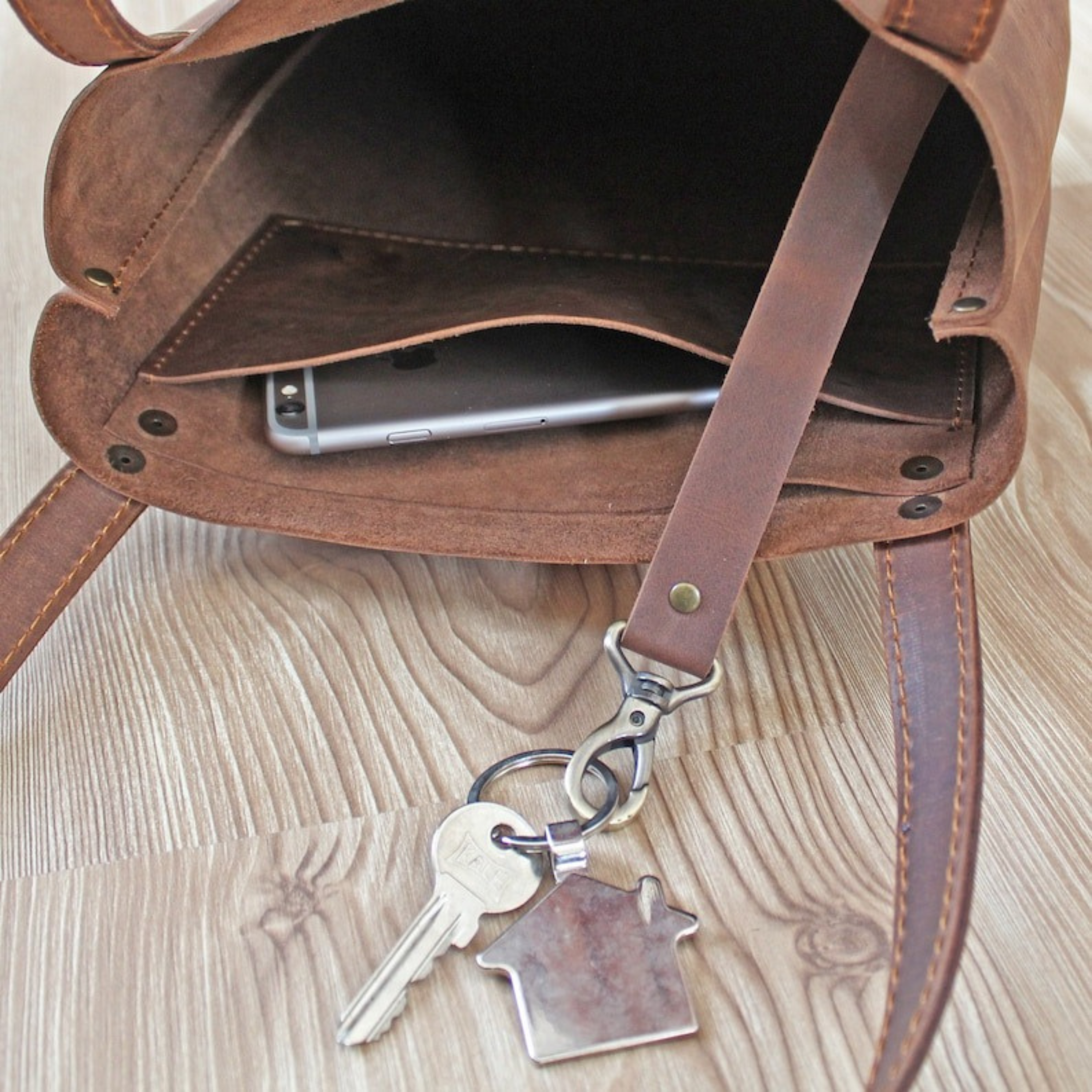 VT LEATHER TOTE FOR WOMEN