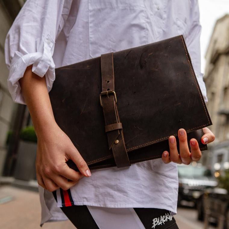 kinnoti 13 Inch Belt Leather Laptop Sleeve