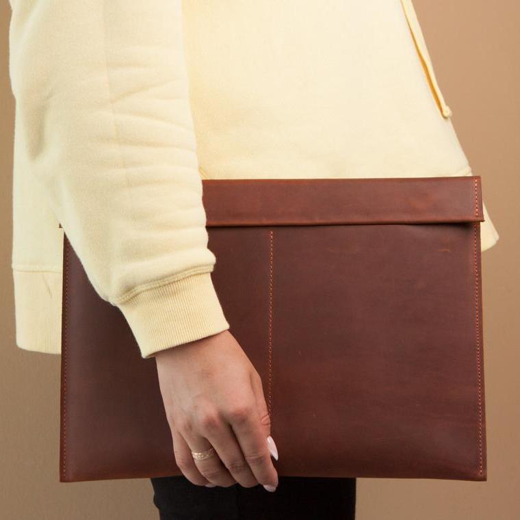 kinnoti 2 Button Leather Laptop Sleeve
