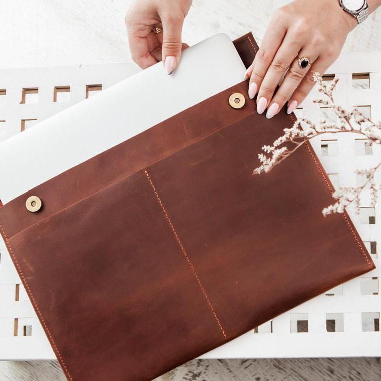 kinnoti 2 Button Leather Laptop Sleeve