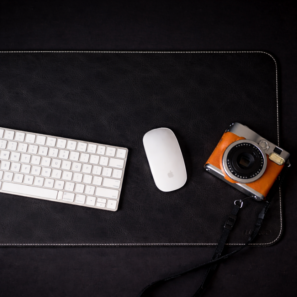 Kinnoti Back Defender White Stitched Desk Mat