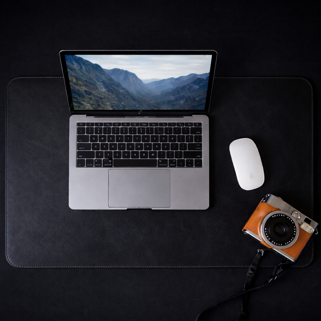 Kinnoti Back Defender White Stitched Desk Mat