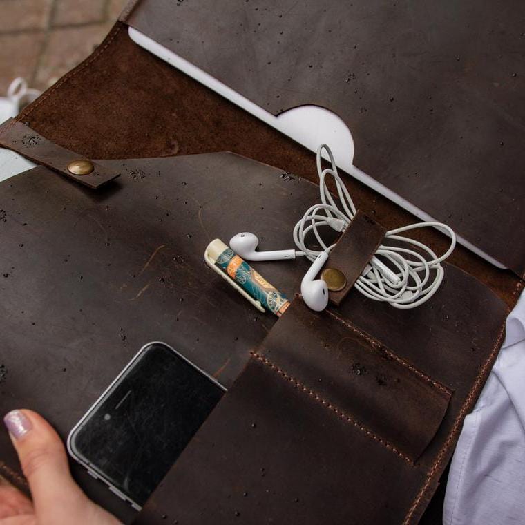 kinnoti Belt Leather Laptop Sleeve