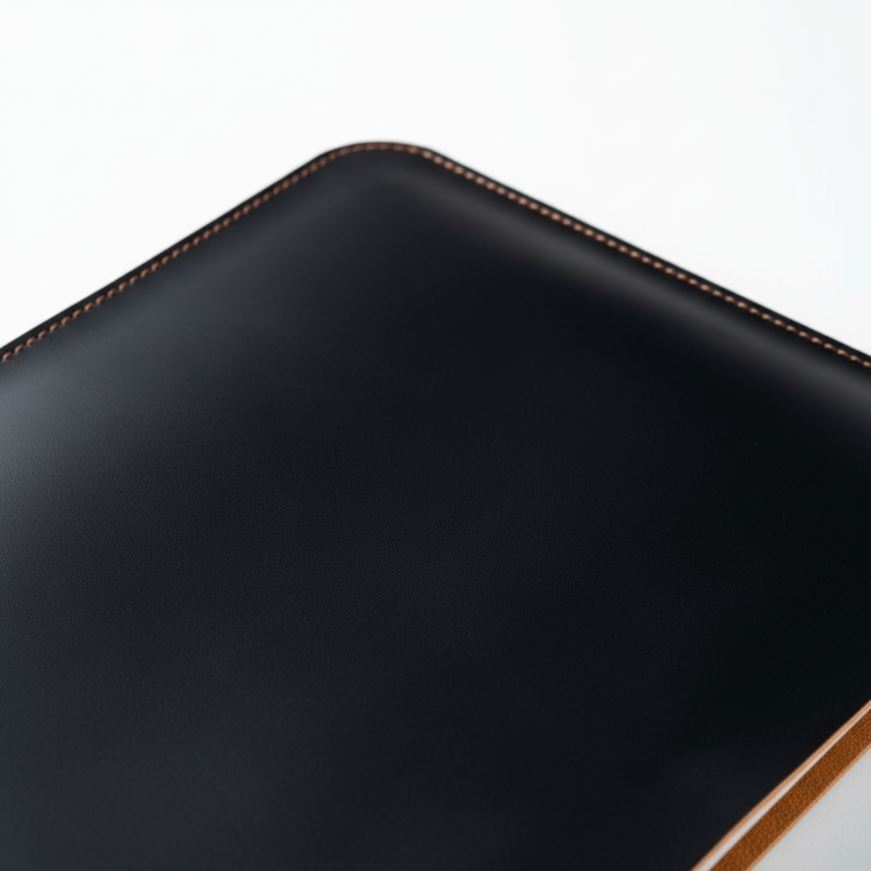 Kinnoti Black Boston Leather Laptop Sleeve