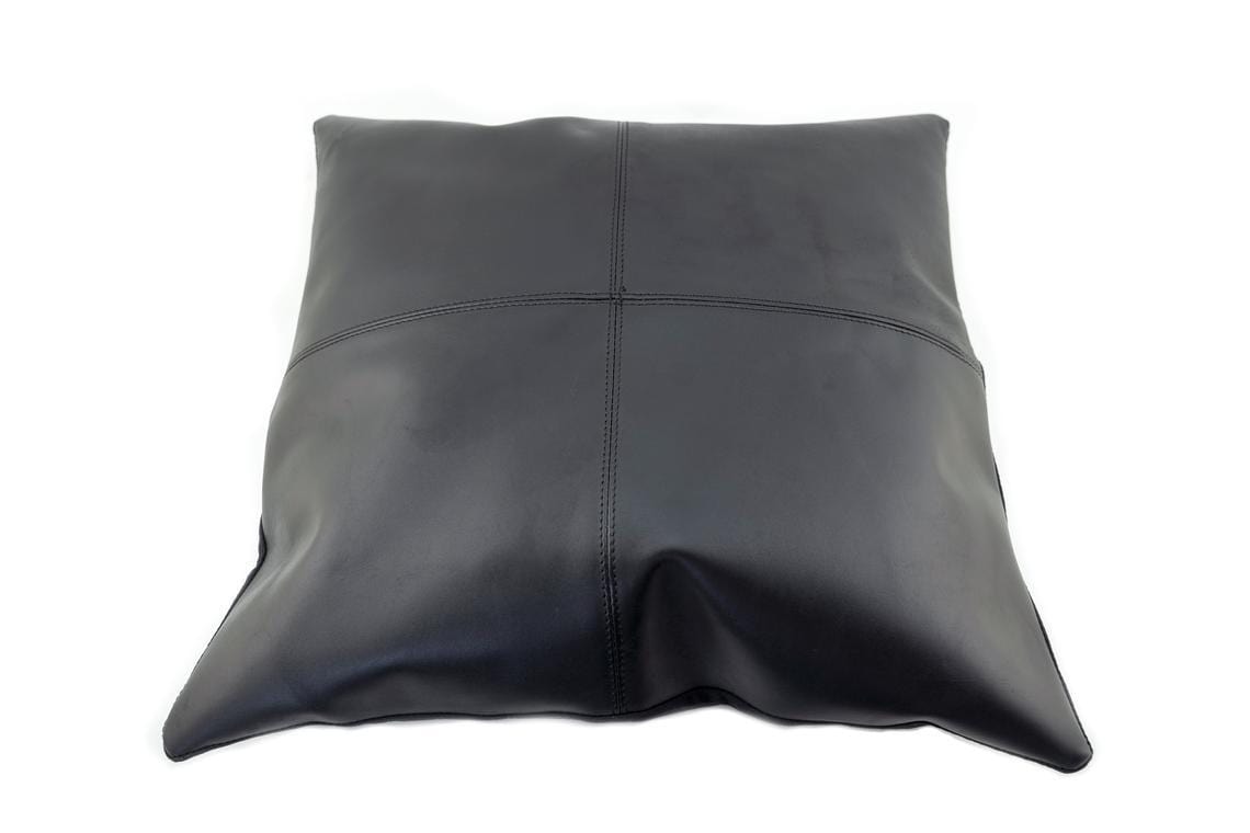 kinnoti Black cushion cover