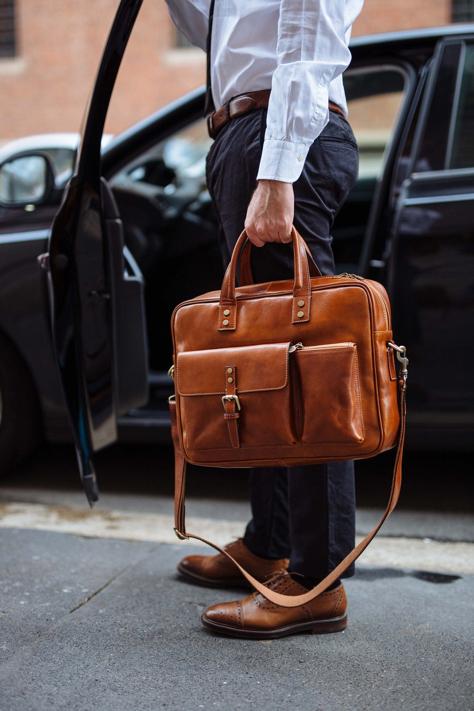 Kinnoti LAPTOP BAGS TAN RETRO STYLE LAPTOP BAG