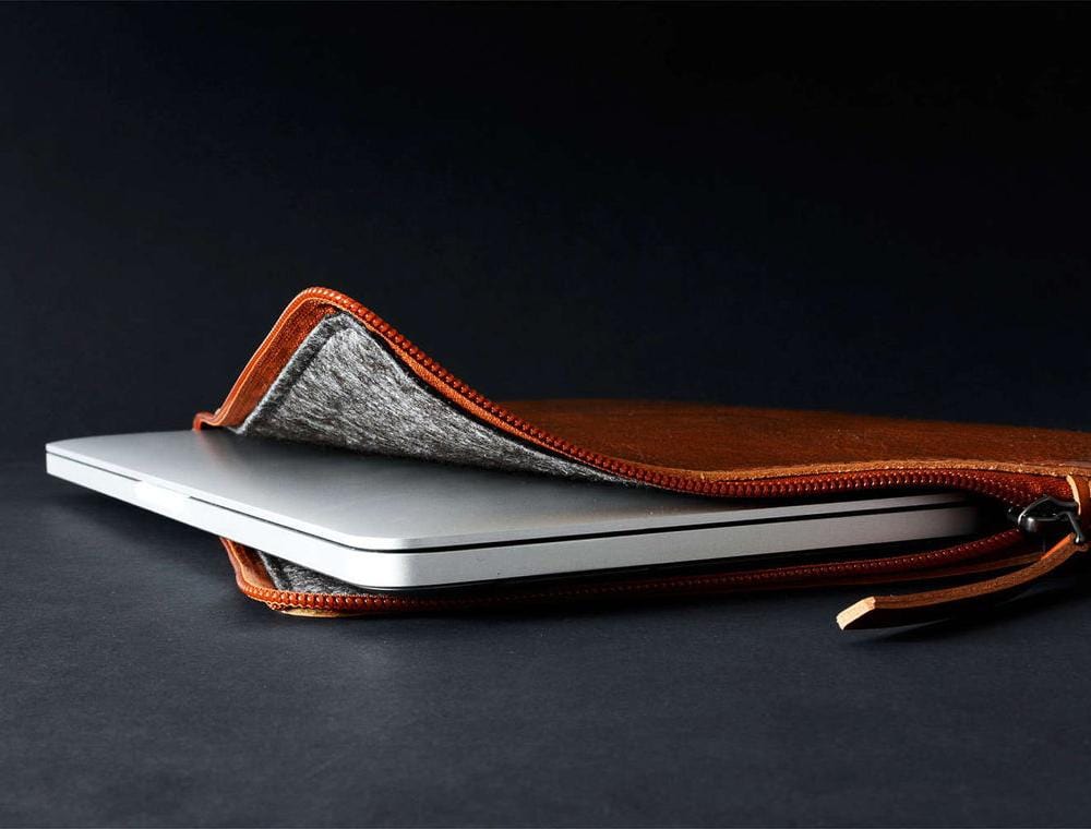 kinnoti Slim Leather Laptop Sleeve