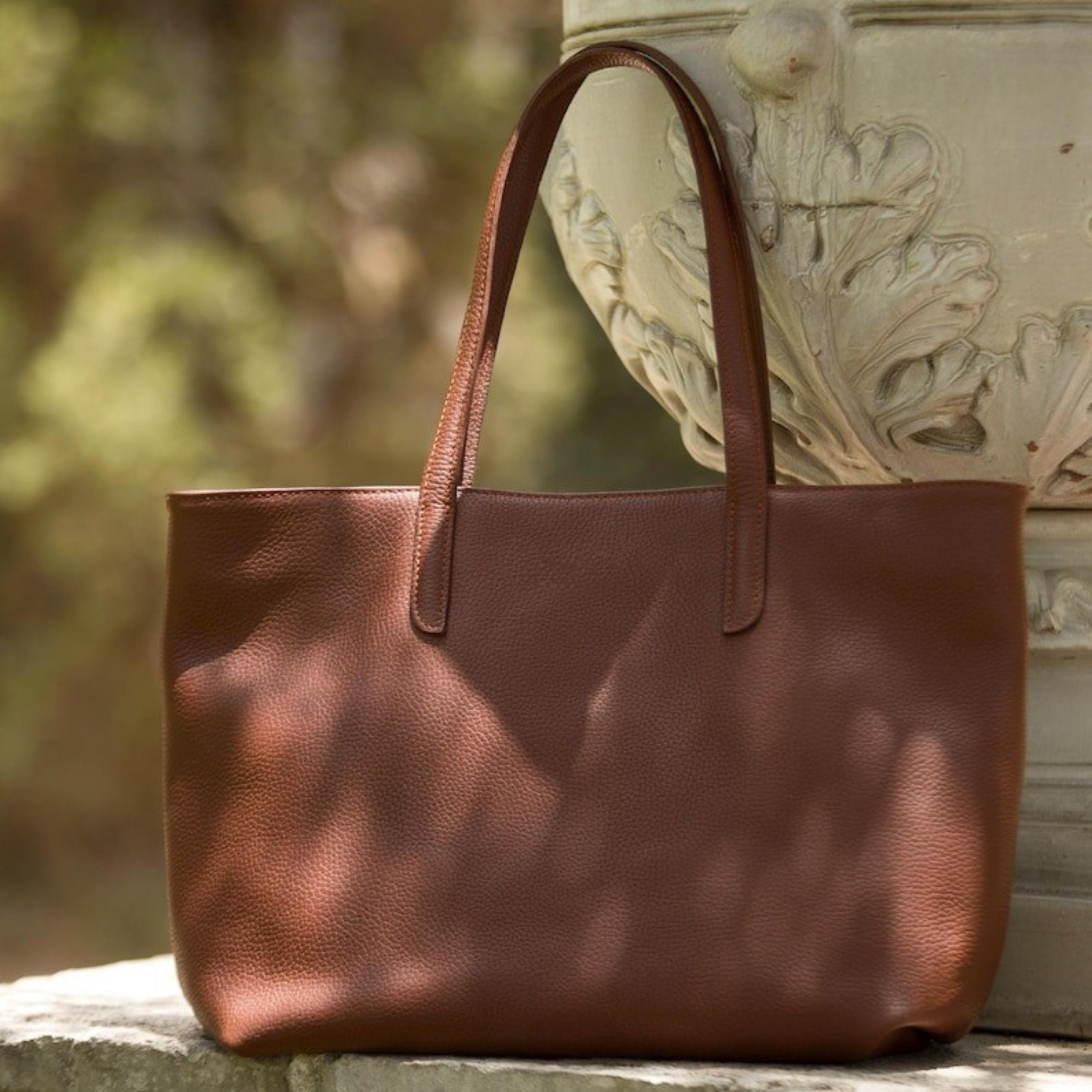 VT LEATHER TOTE FOR WOMEN