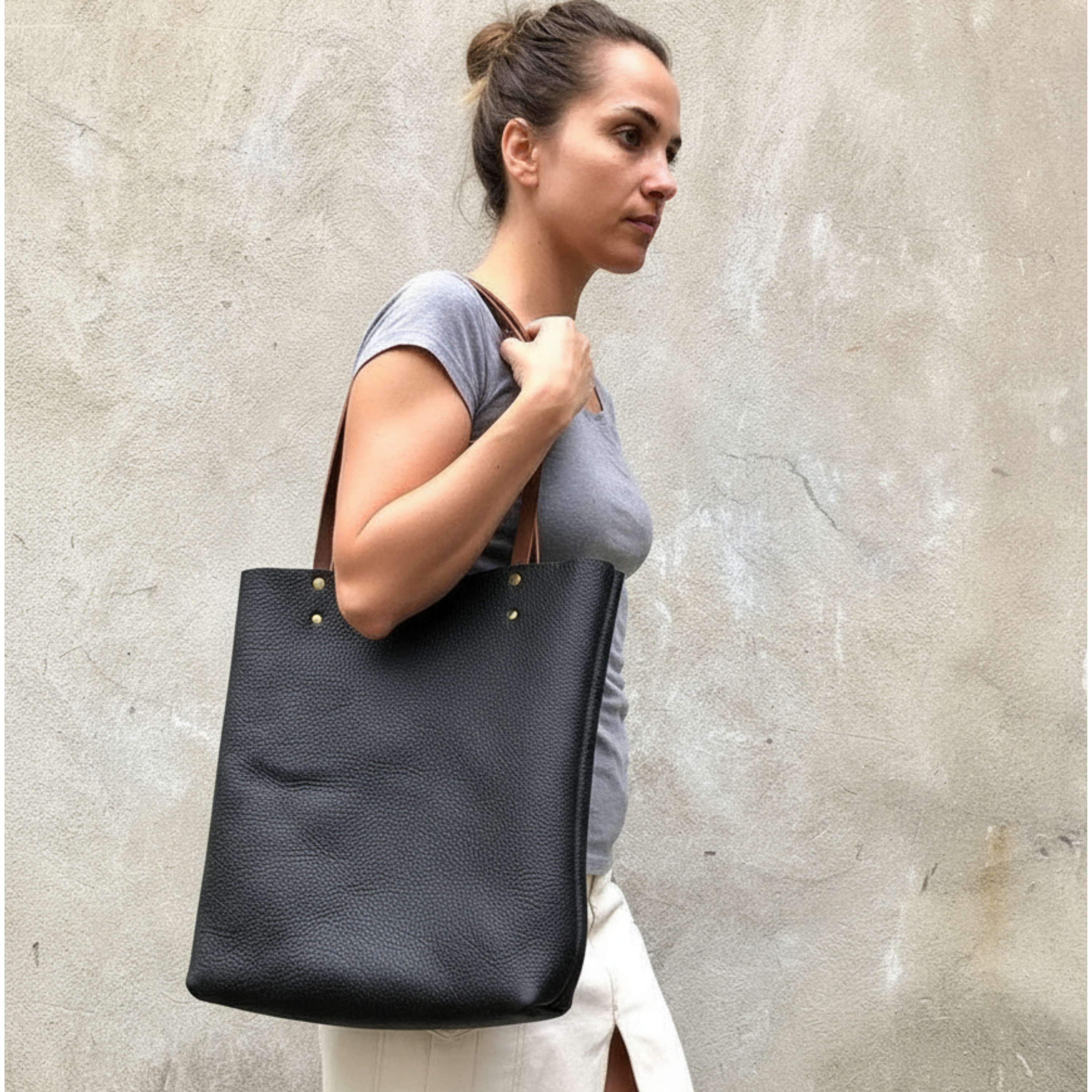 VT LEATHER TOTE FOR WOMEN