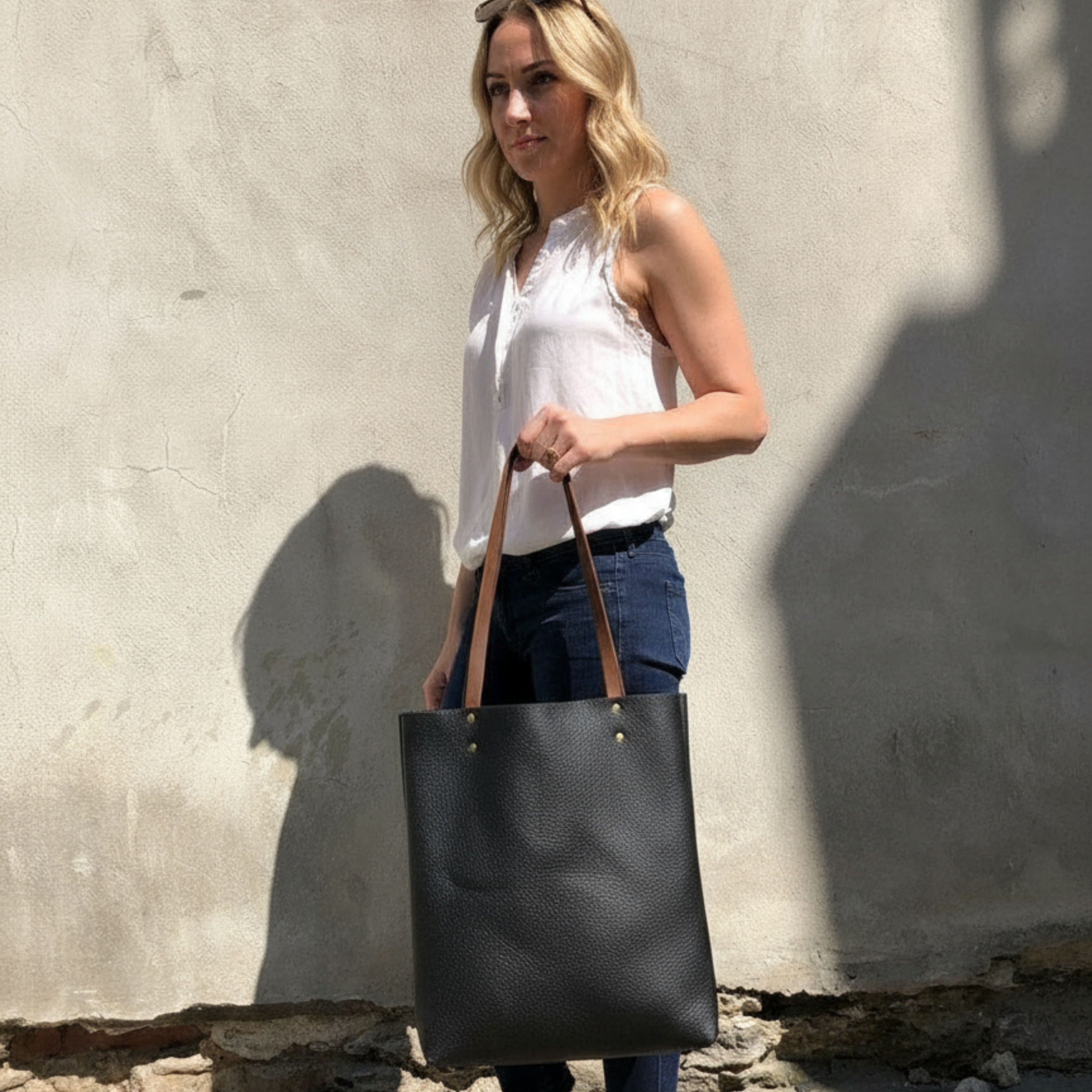 VT LEATHER TOTE FOR WOMEN