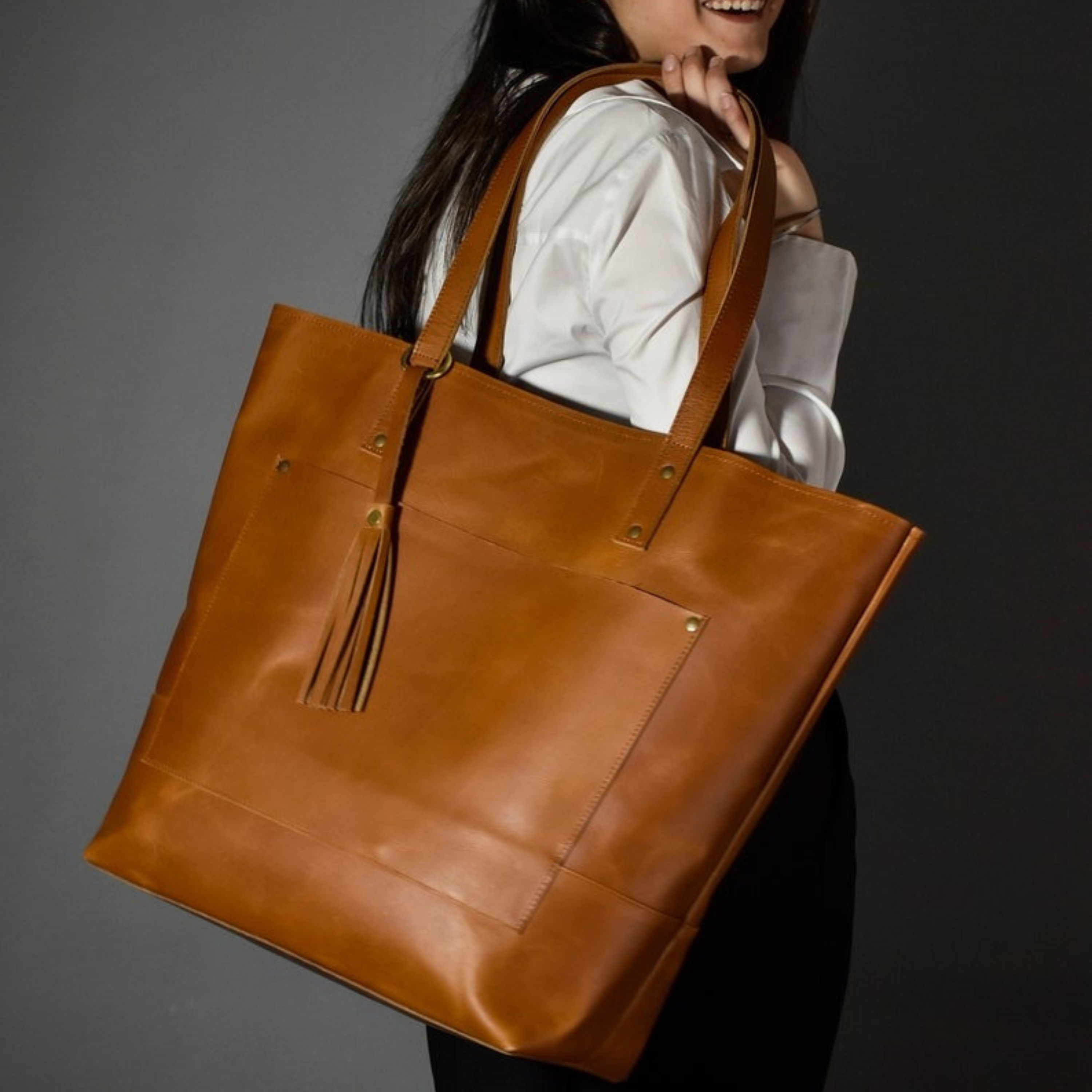 VT LEATHER TOTE FOR WOMEN