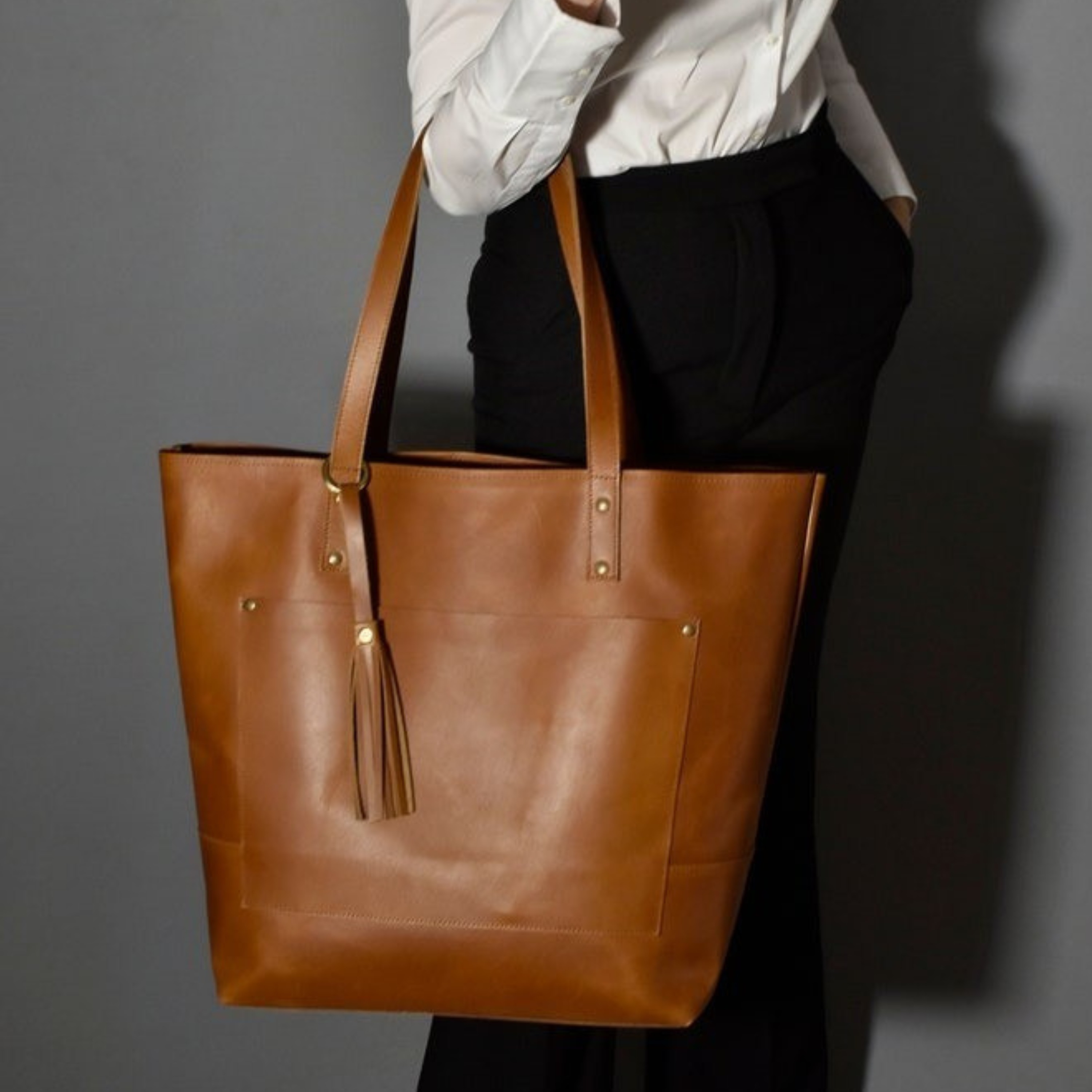 VT LEATHER TOTE FOR WOMEN