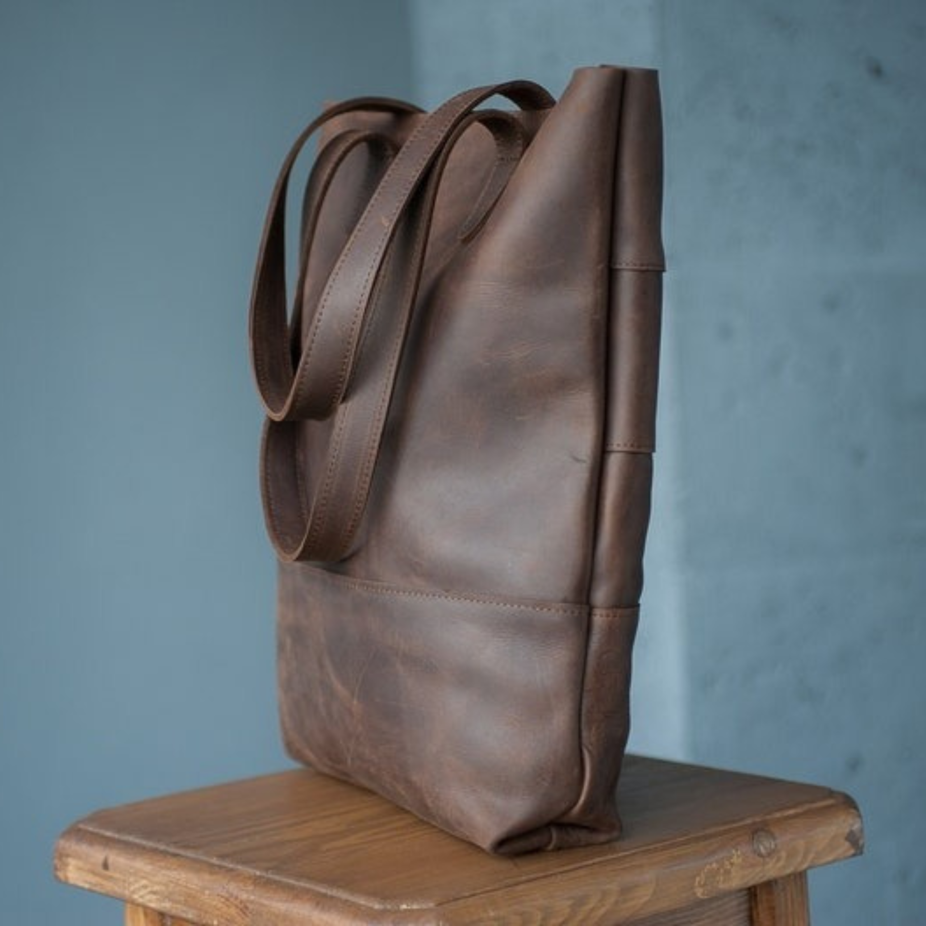 VT LEATHER TOTE FOR WOMEN