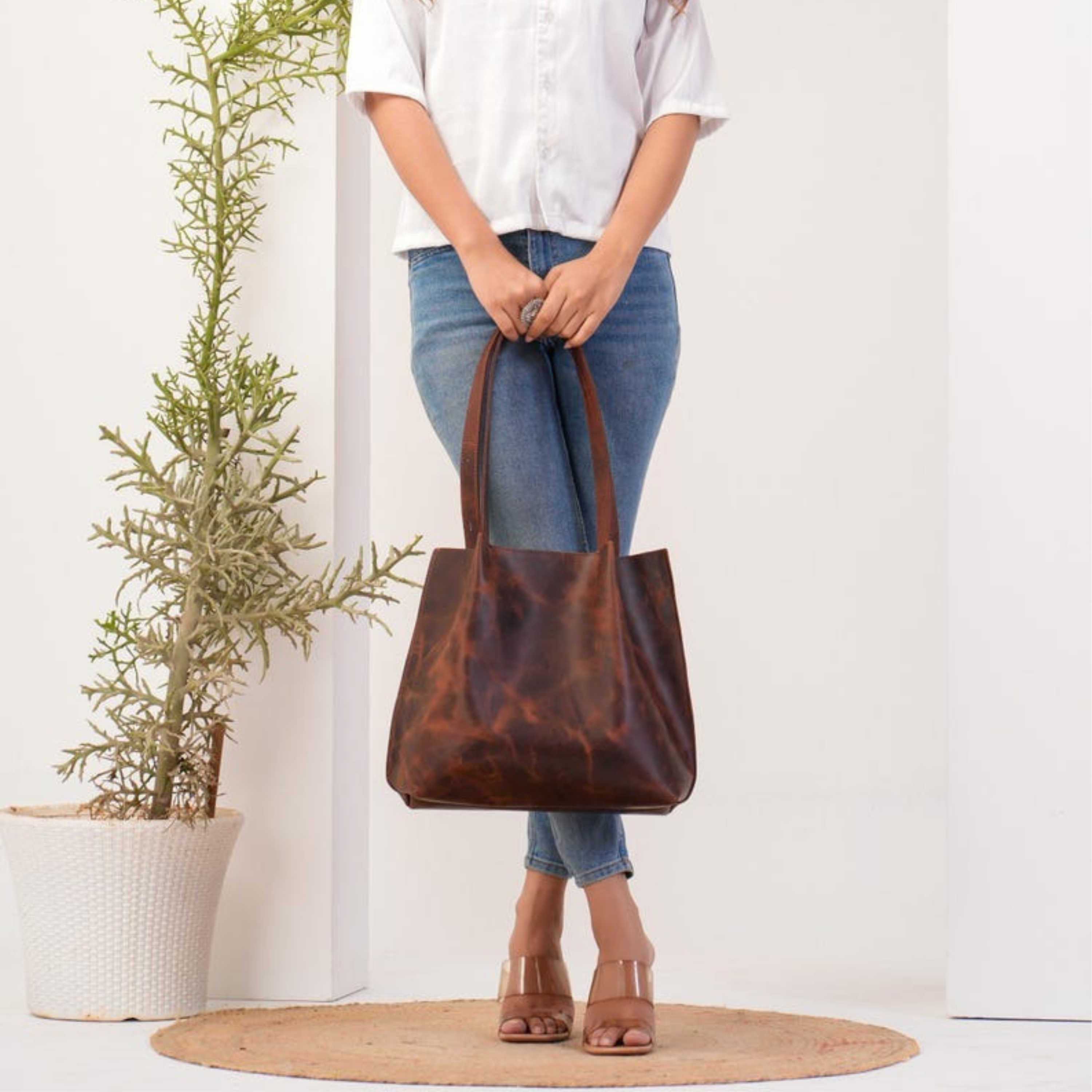 VT LEATHER TOTE FOR WOMEN