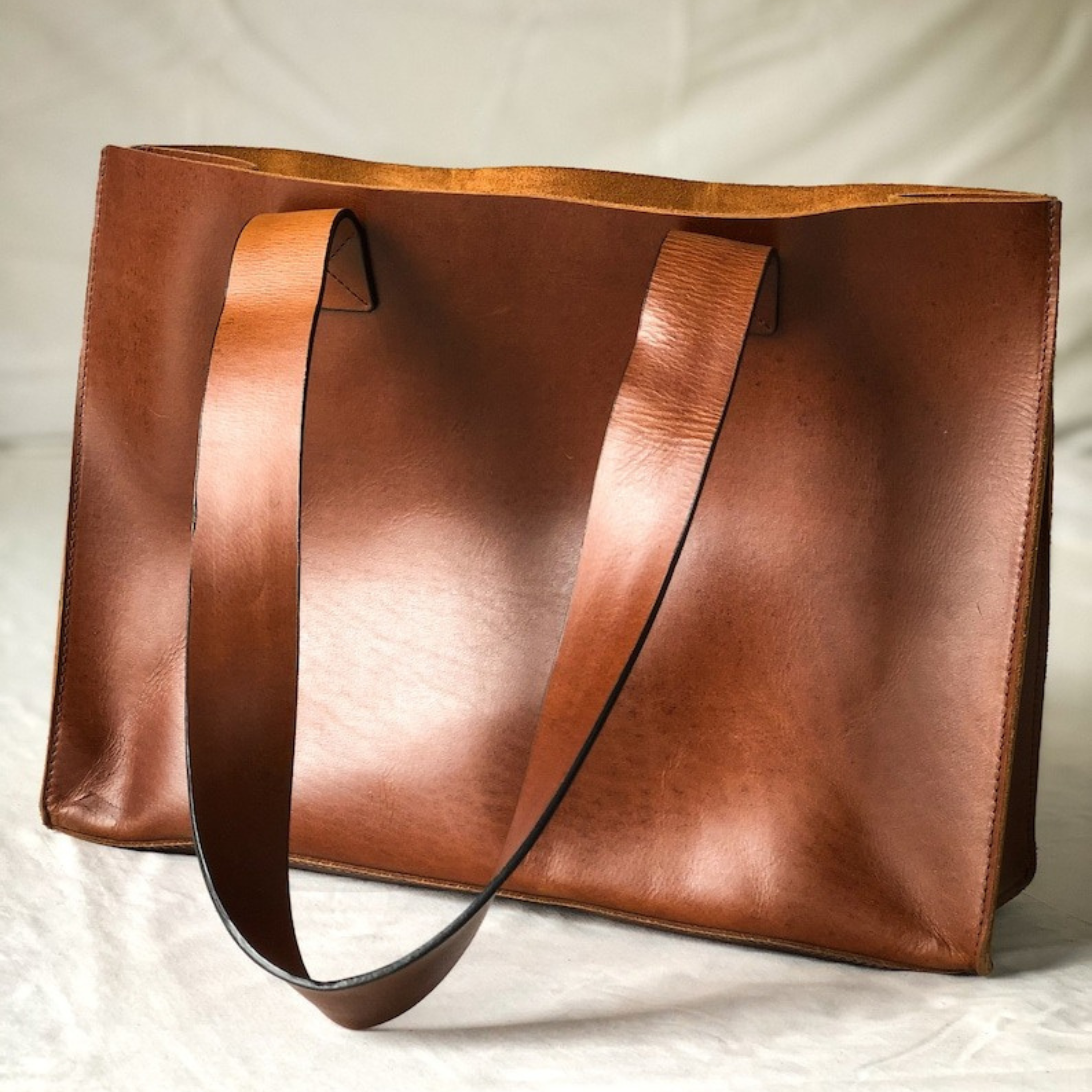 VT LEATHER TOTE FOR WOMEN