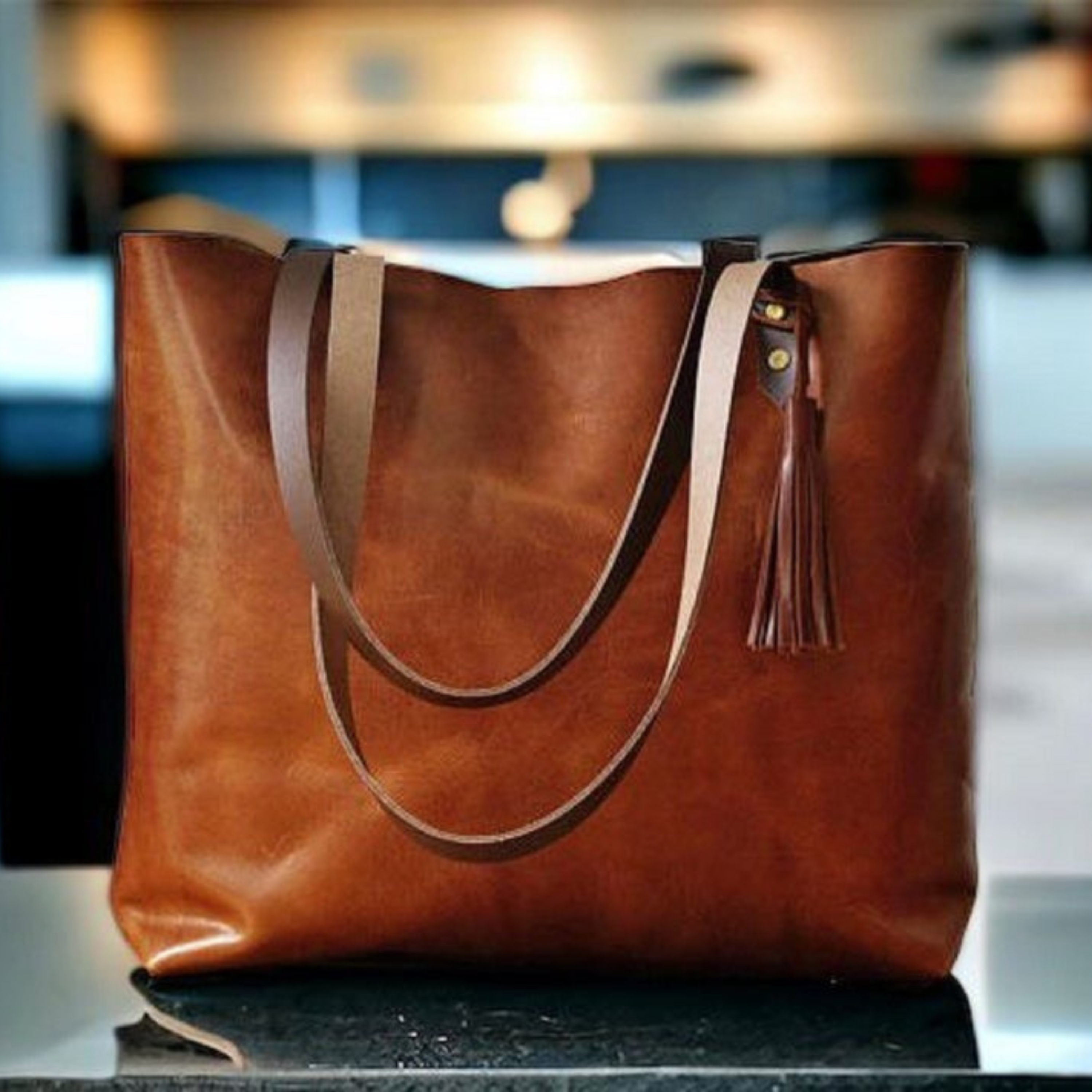 VT LEATHER TOTE FOR WOMEN