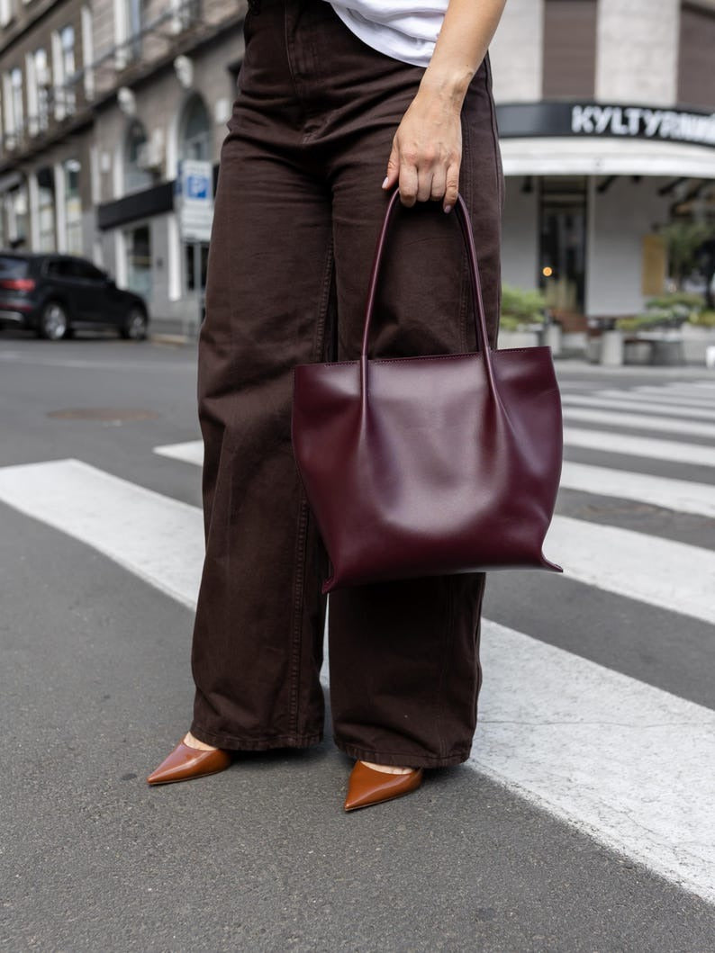 VT LEATHER TOTE FOR WOMEN