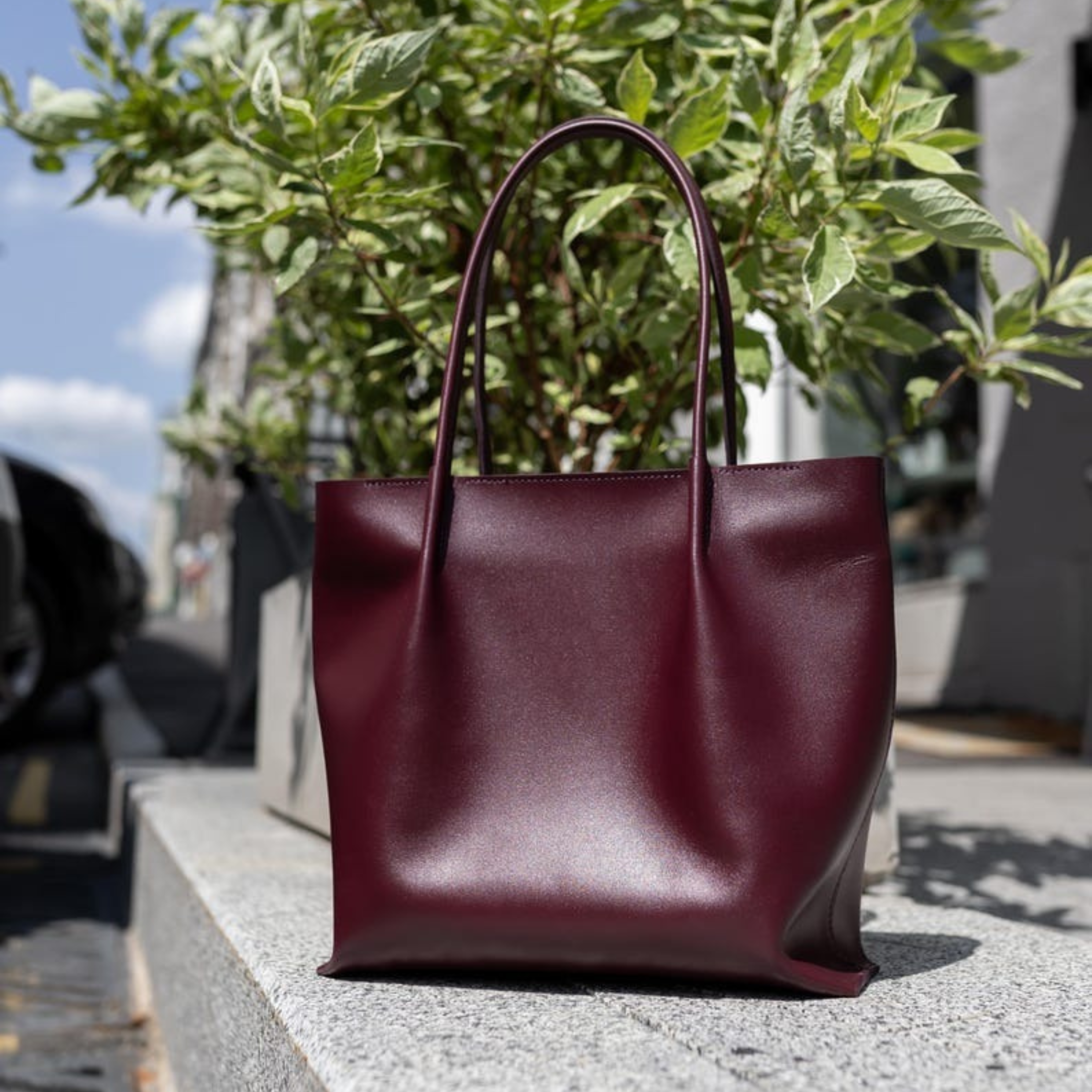 VT LEATHER TOTE FOR WOMEN
