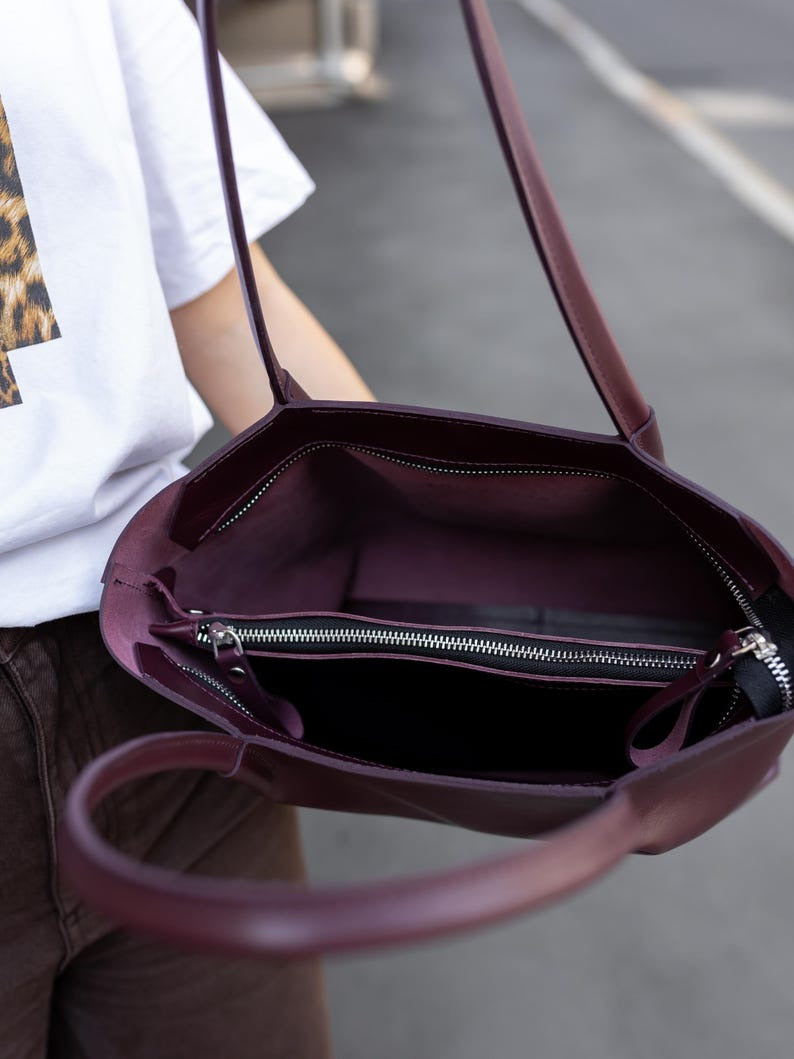 VT LEATHER TOTE FOR WOMEN