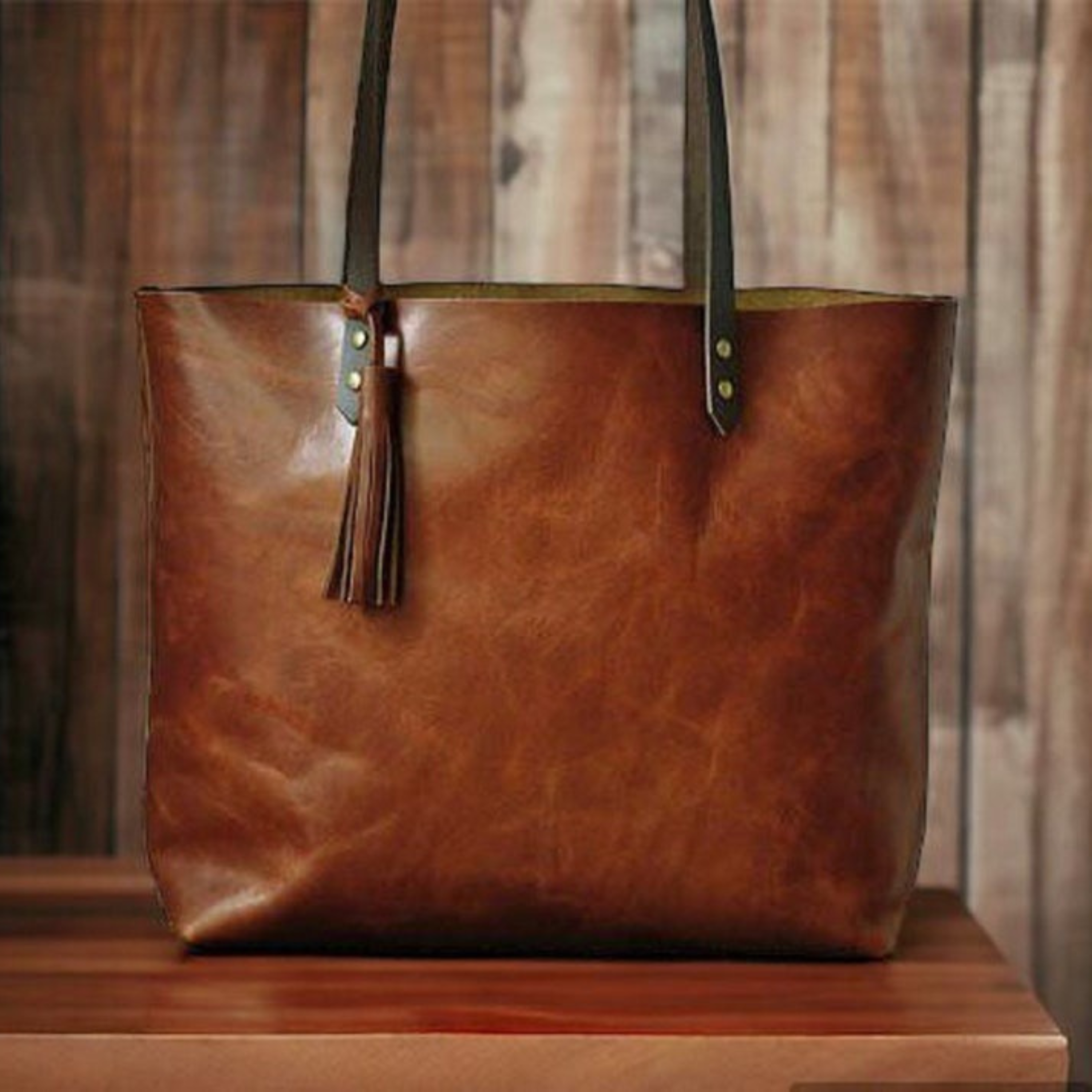 VT LEATHER TOTE FOR WOMEN