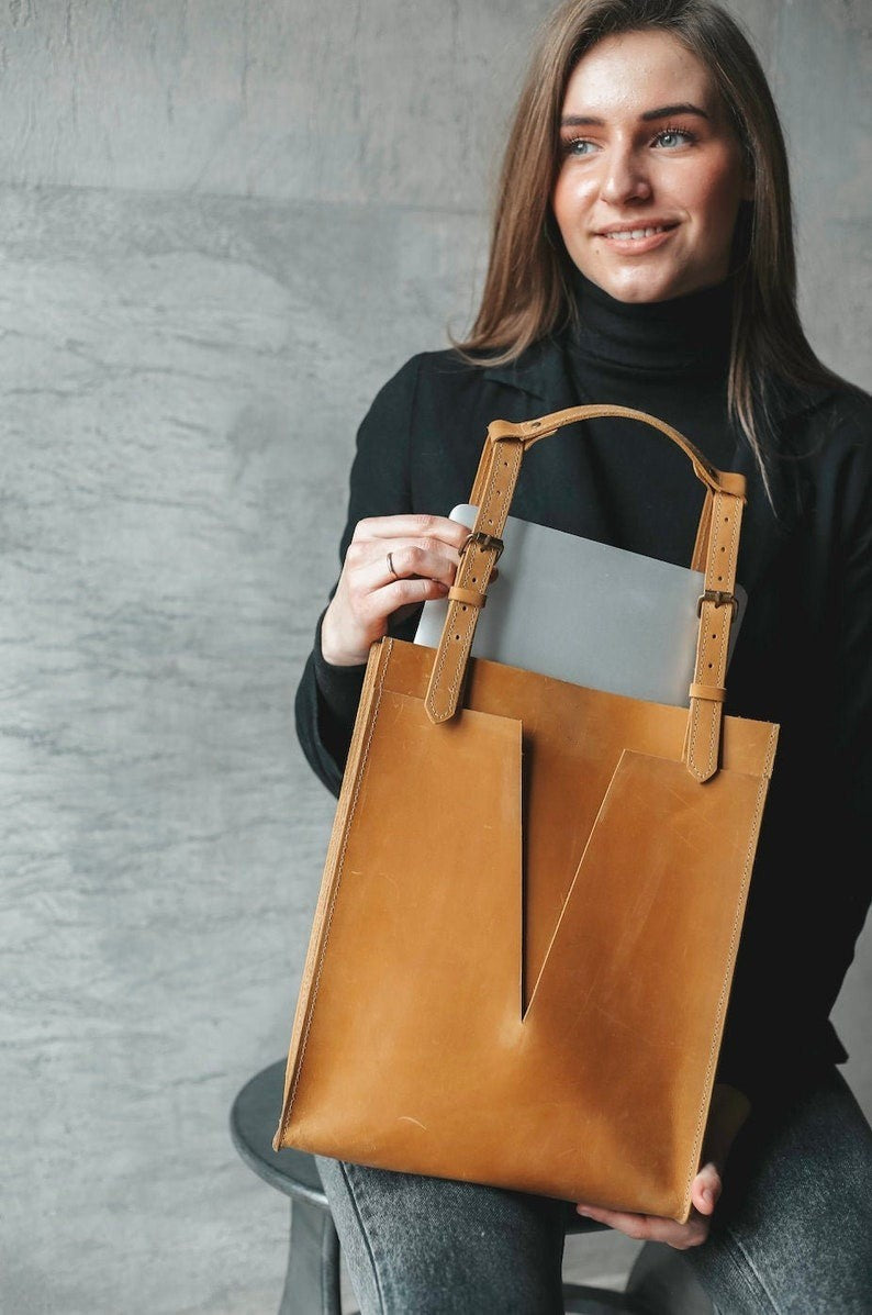 VT LEATHER TOTE FOR WOMEN