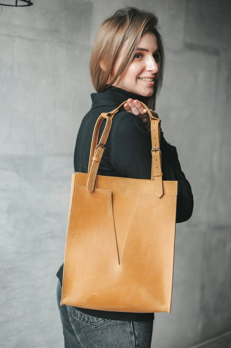 VT LEATHER TOTE FOR WOMEN
