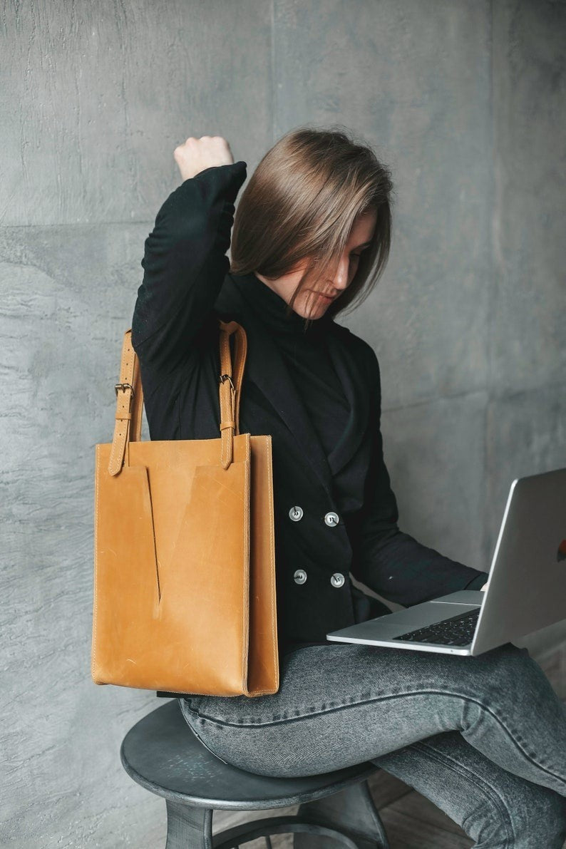 VT LEATHER TOTE FOR WOMEN