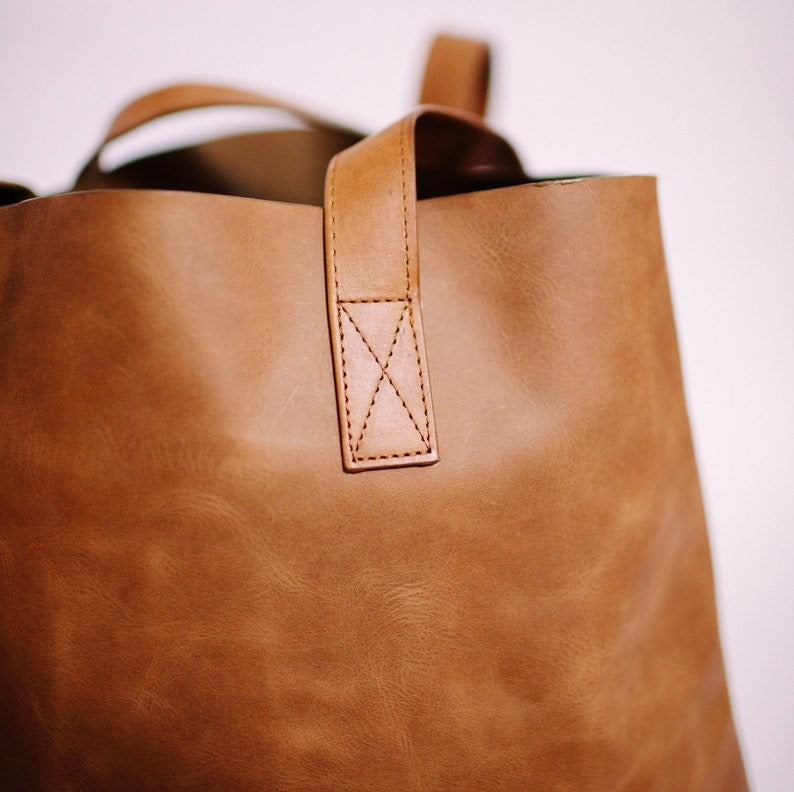 VT LEATHER TOTE FOR WOMEN