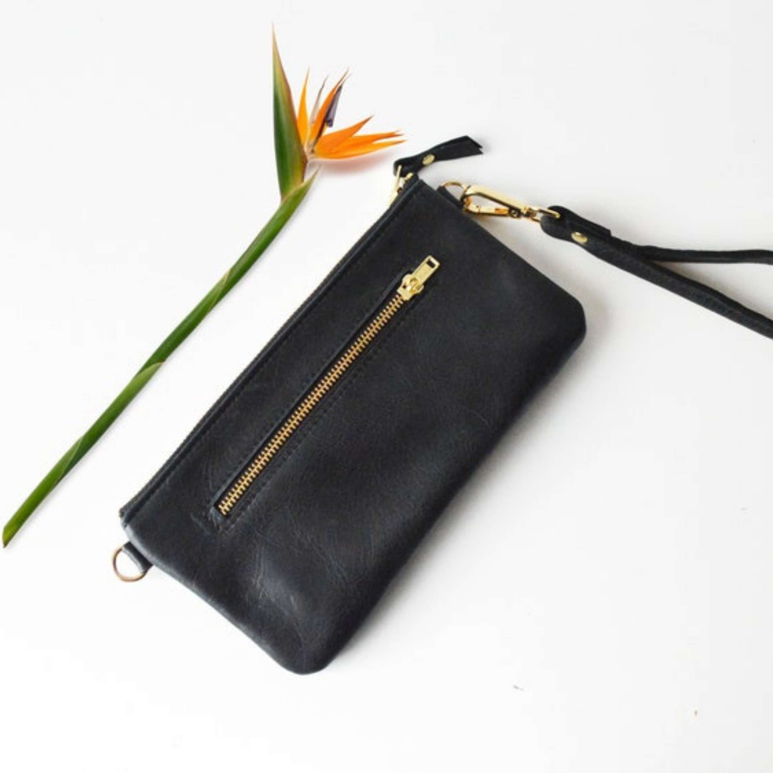 Kinnoti Black Black Genuine Leather Small Sling Bag