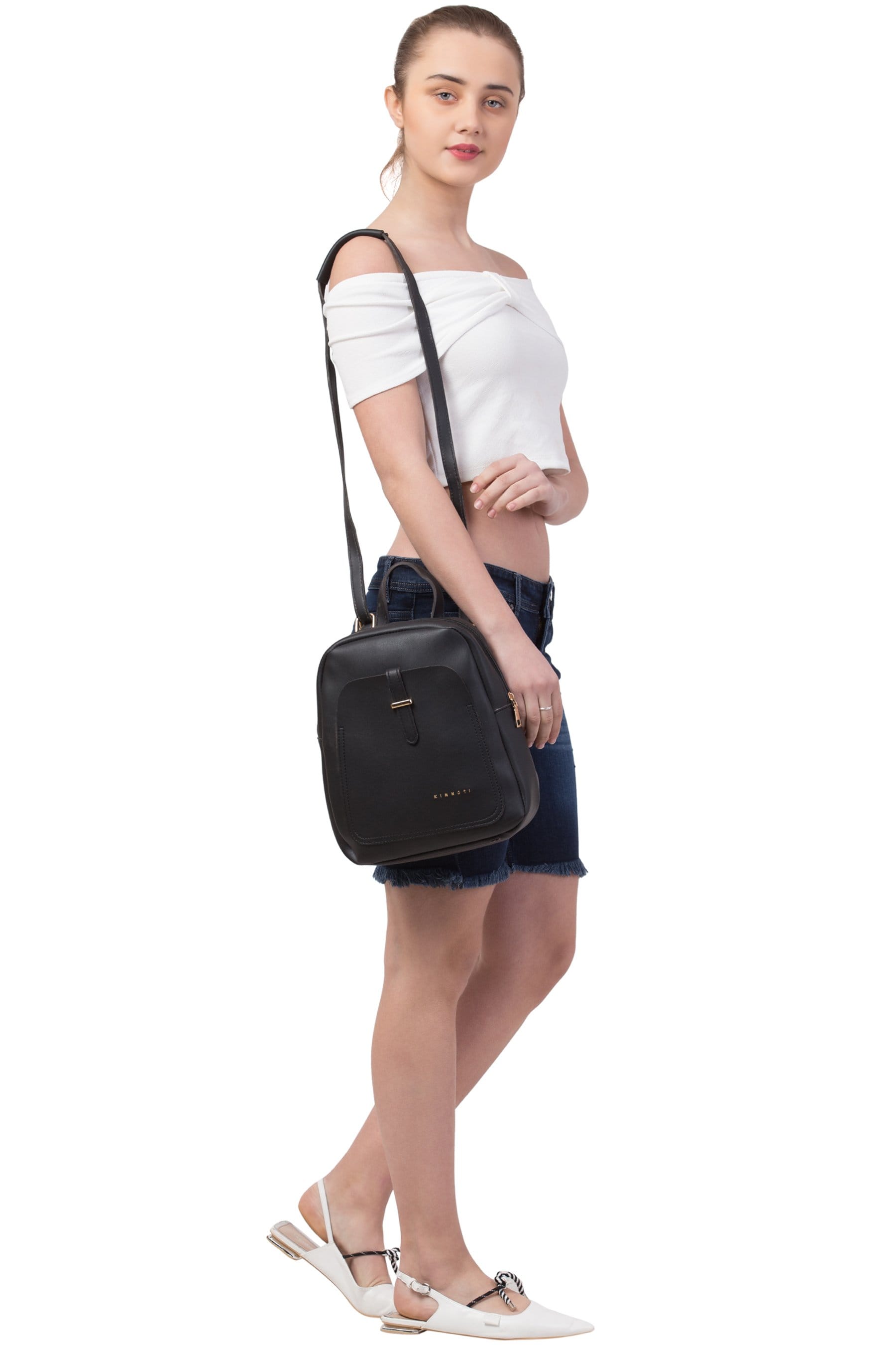 kinnoti Black Chain Backpack