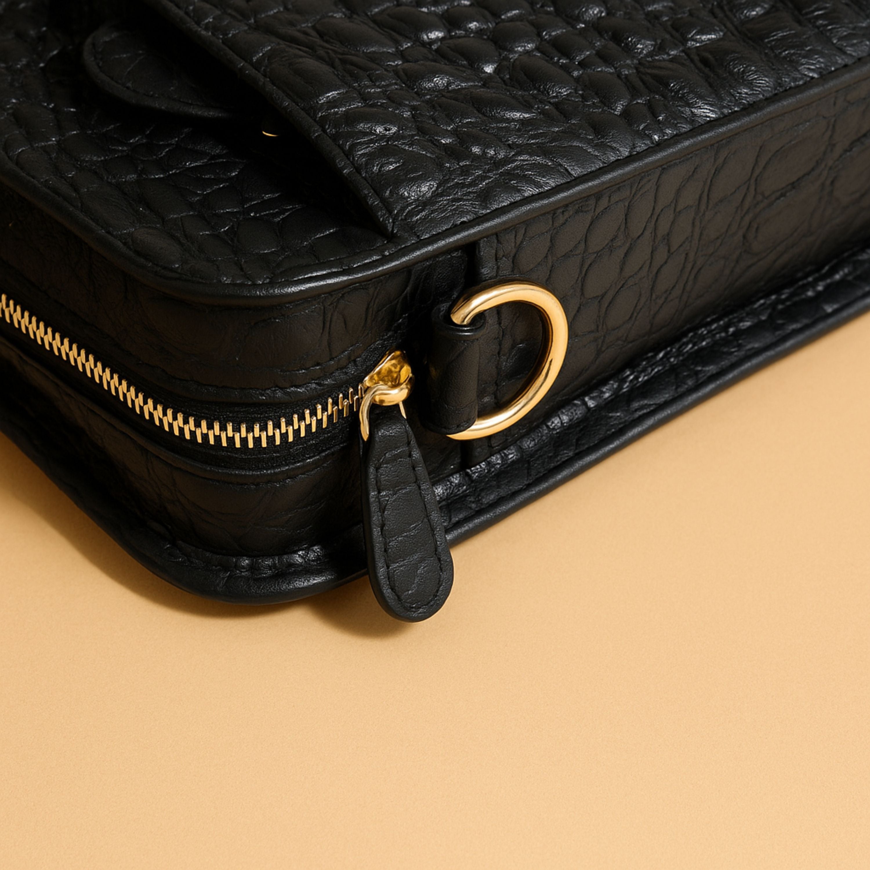Kinnoti BLACK CROCO PATTERN LEATHER LAPTOP BAG