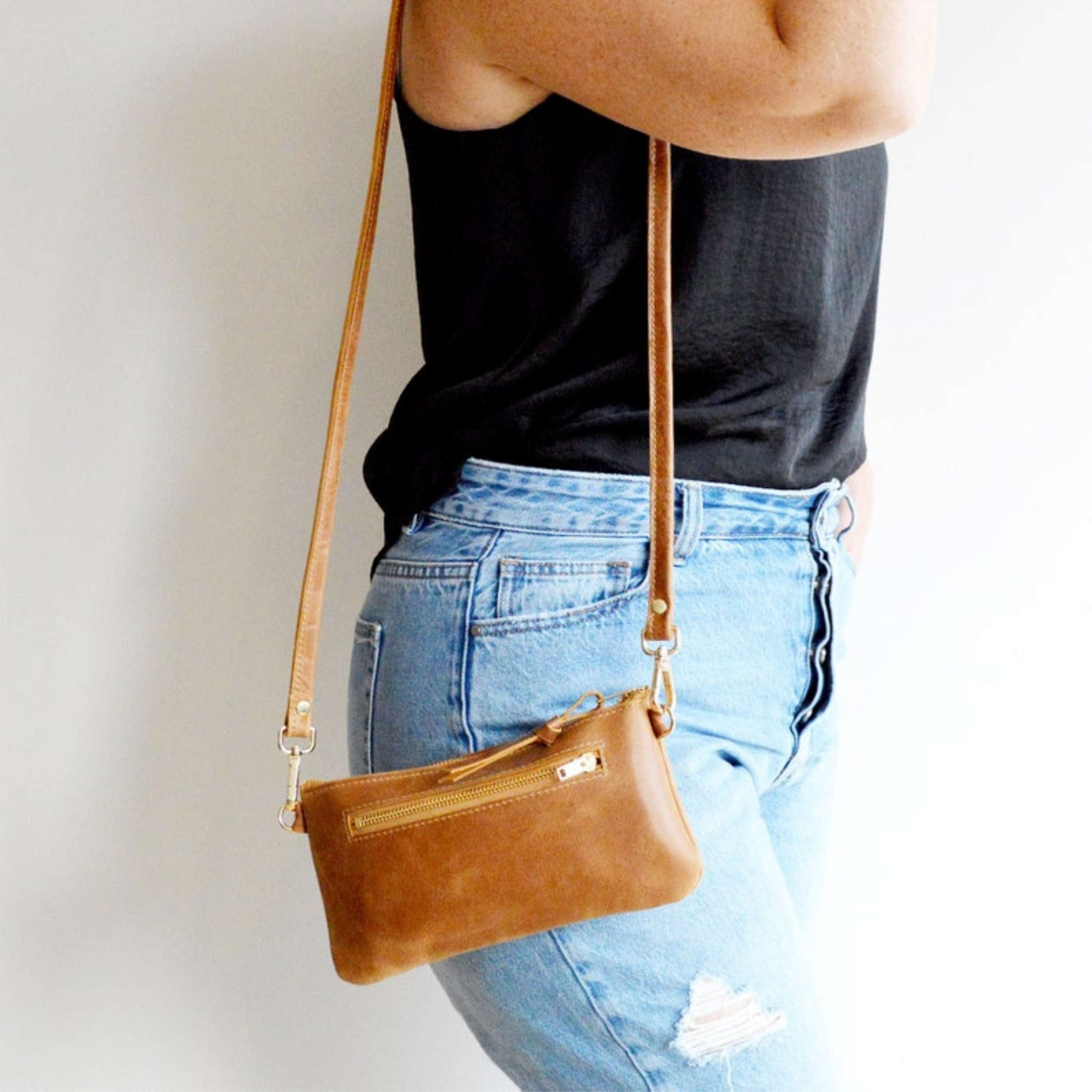 Kinnoti Black Genuine Leather Small Sling Bag