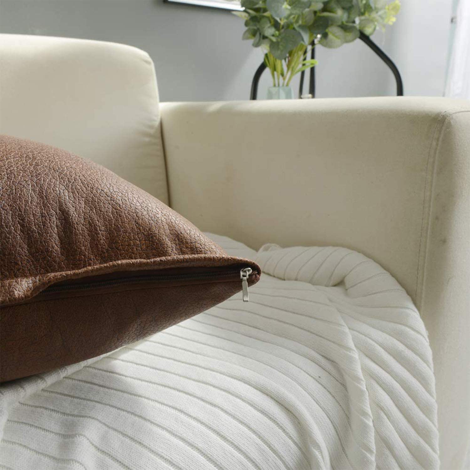 kinnoti Brown cushion cover