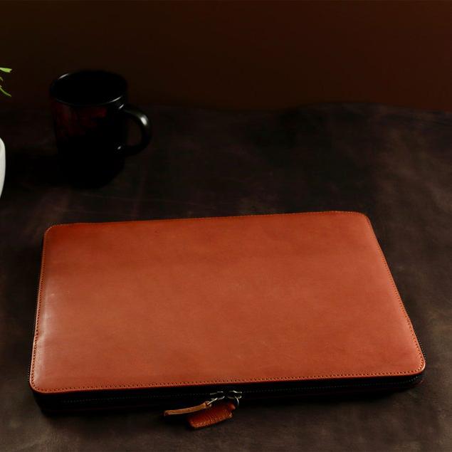 kinnoti Brown Double Chain Laptop Sleeve