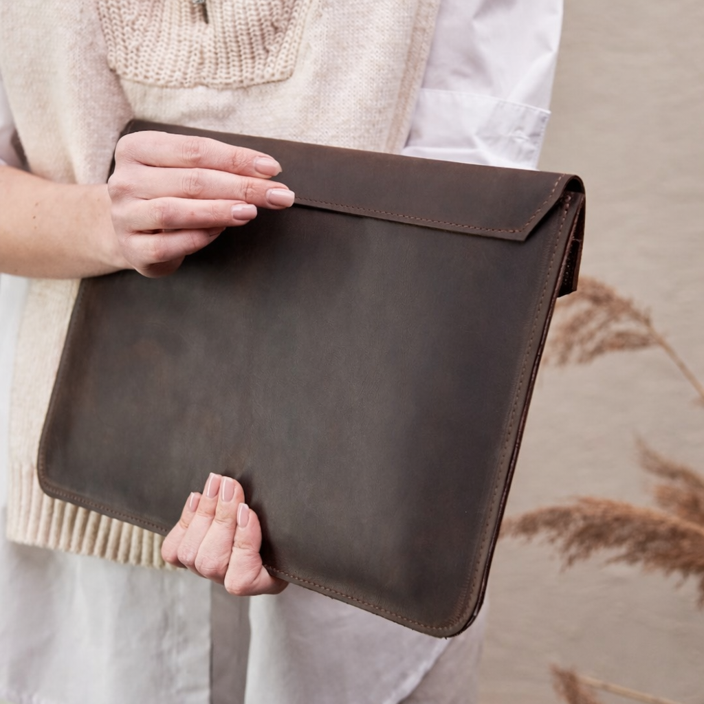 Kinnoti Brown Ripon Leather Laptop Sleeve