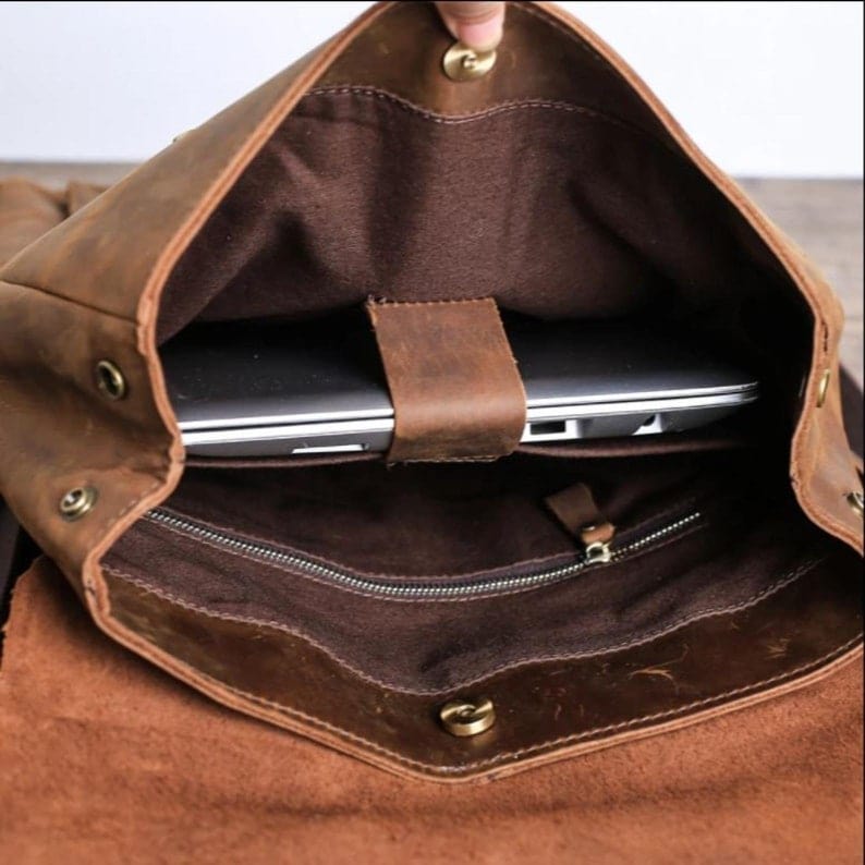 Genuine Leather Backpack - Kinnoti