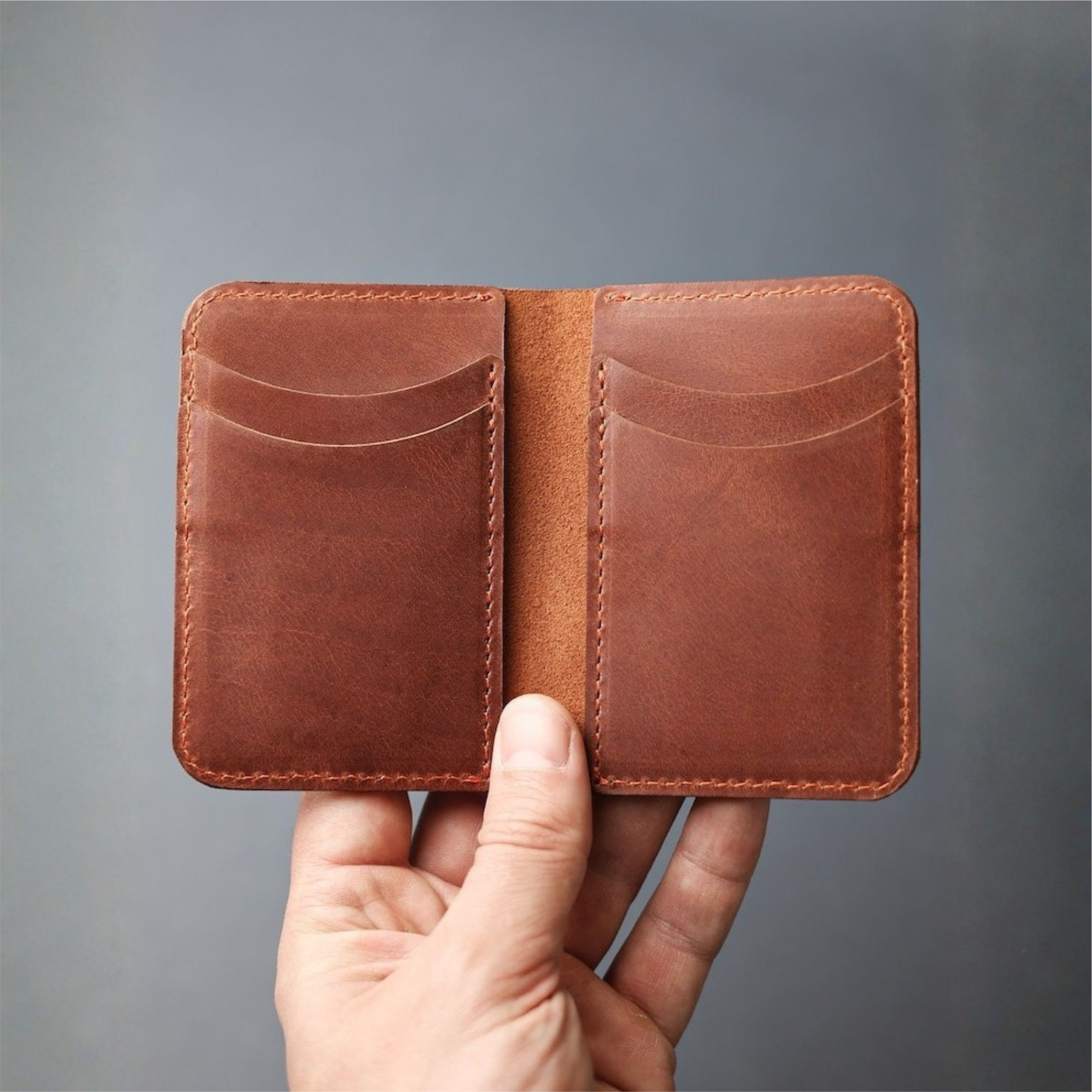 Kinnoti Slim Leather Wallet