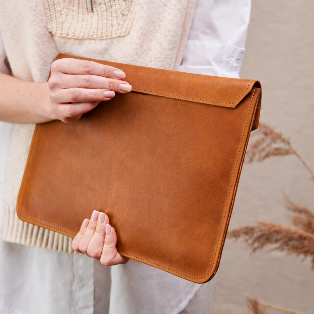 Kinnoti Tan Ripon Leather Laptop Sleeve
