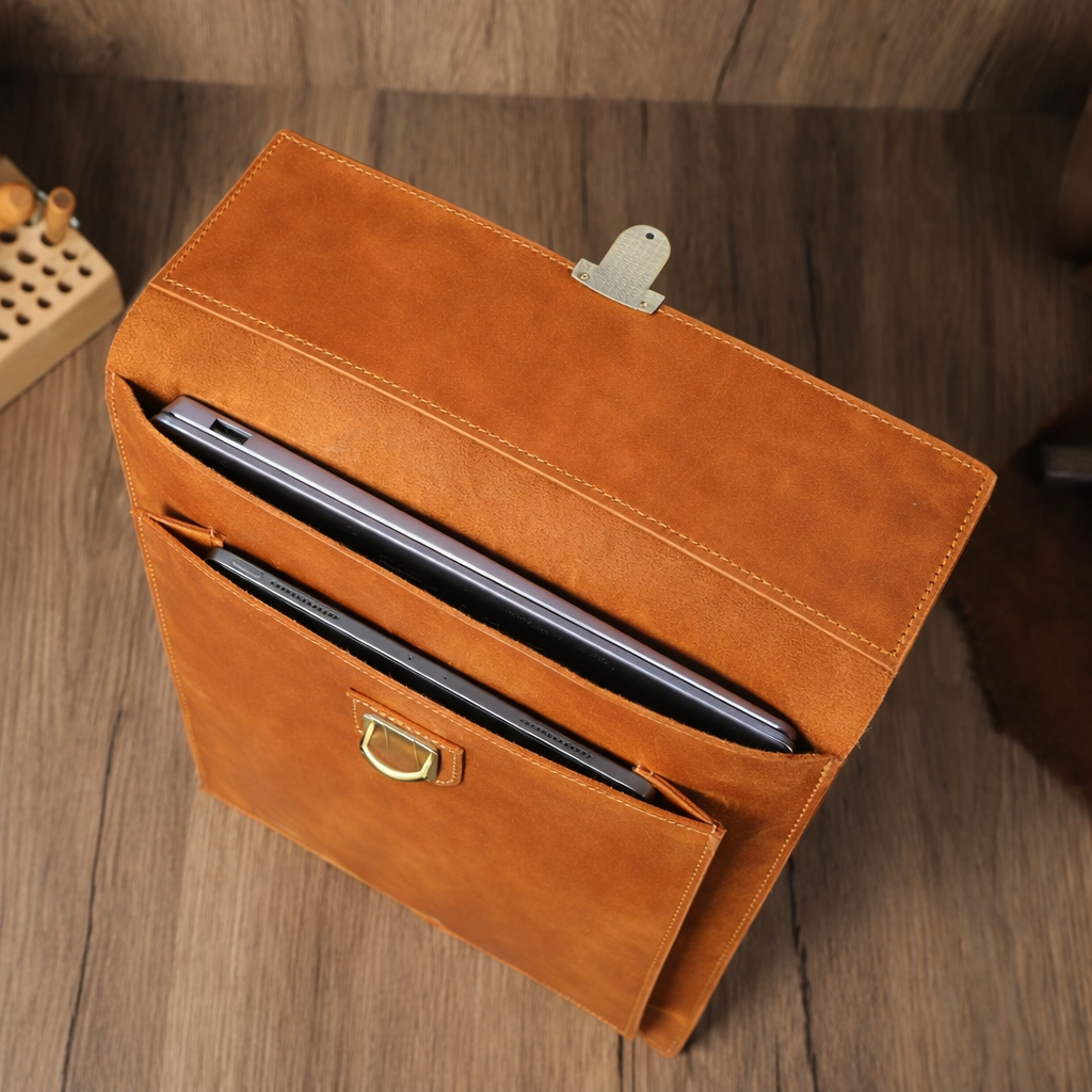Kinnoti Tan Yonk Leather Laptop Sleeve